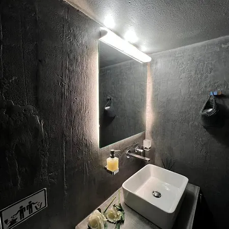 Apartment George's Point Of View