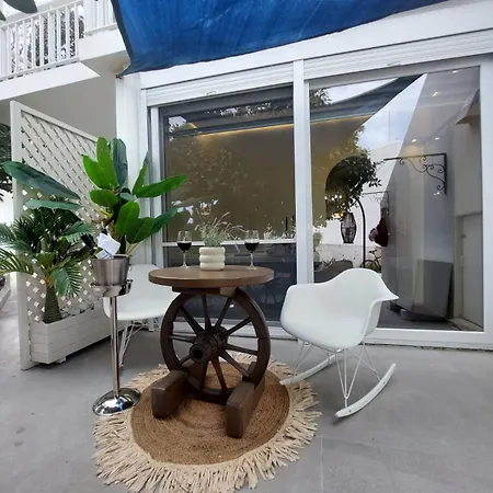 George's Point Of View * Naousa (Paros)