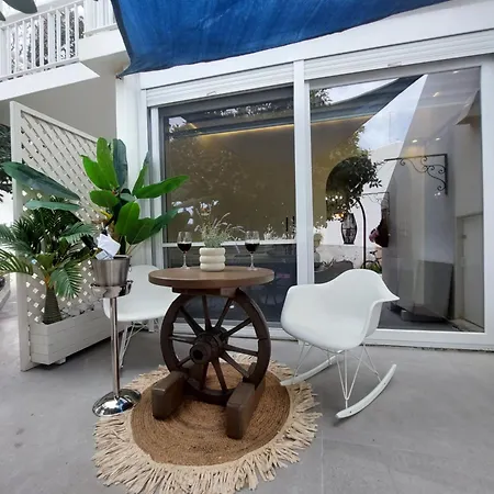 George's Point Of View Naousa (Paros)